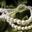 Welcher Schmuck ist im Berufsalltag angebracht?