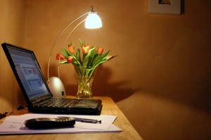 Gute Beleuchtung am Computerarbeitsplatz
